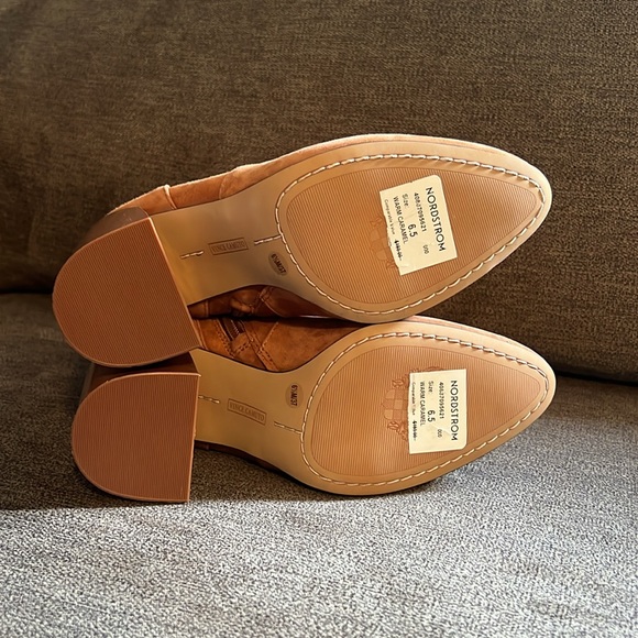 NEW Vince Camuto Enverna Block Heel Bootie Size 6.5 In Caramel Color - Picture 9 of 13